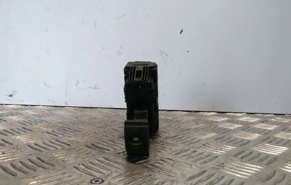 BMW 5 E60 E61 Front door check strap stopper 7033609