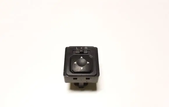 Mitsubishi Pajero Wing mirror switch MR190956 C8NC09M