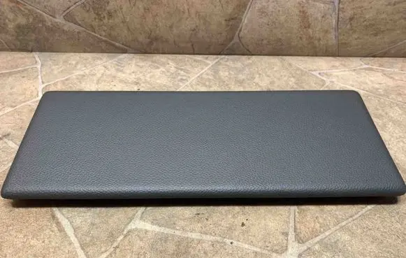 Glove box