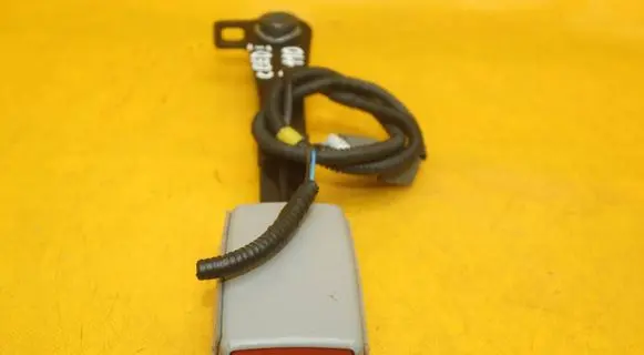 KIA Ceed Front seatbelt buckle 6100816A