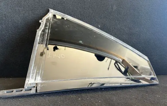 Rear vent window glass