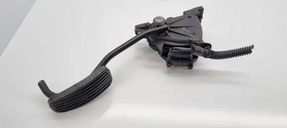 Volvo S70 V70 V70 XC Accelerator throttle pedal 3524435 3524436