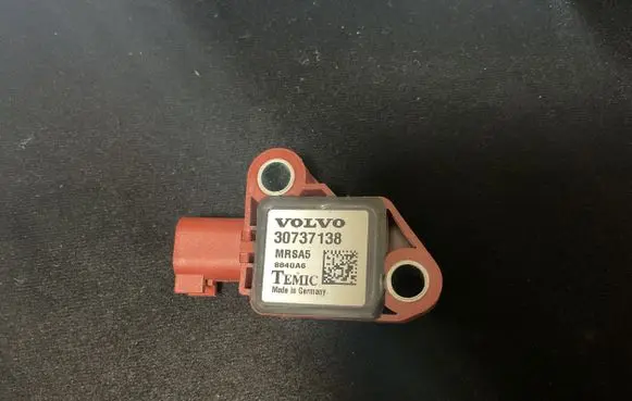 Volvo V70 Airbag deployment crash/impact sensor 30737138