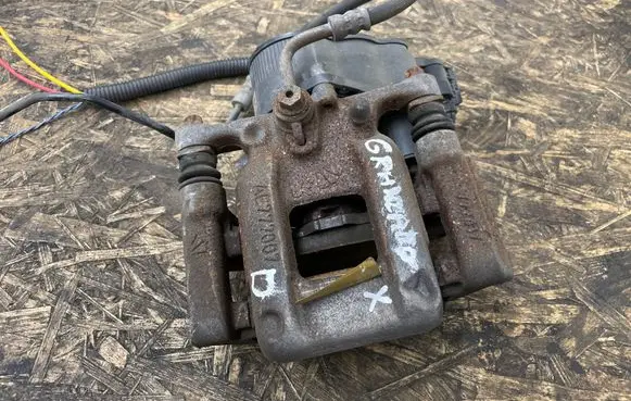 Opel Grandland X Rear brake caliper 9819059480