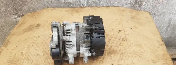Hyundai Tucson TL Generator/alternator 363002F000