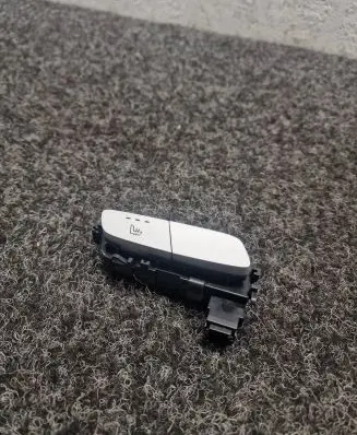 Mercedes-Benz C W205 Seat heating switch A2139057302