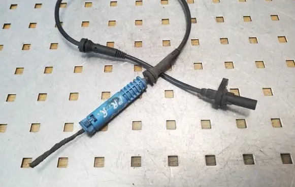 BMW 5 E60 E61 ABS brake wheel speed sensor 9087059