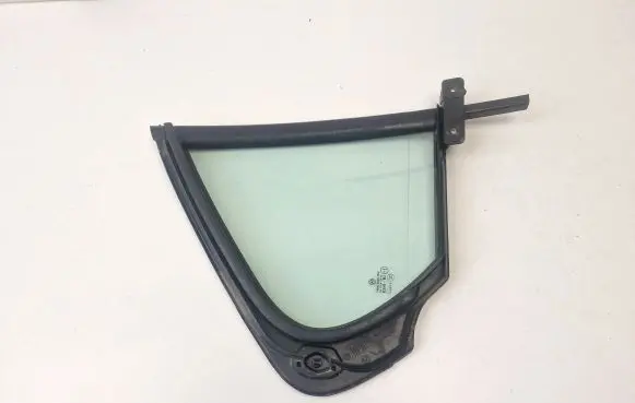 Rear vent window glass
