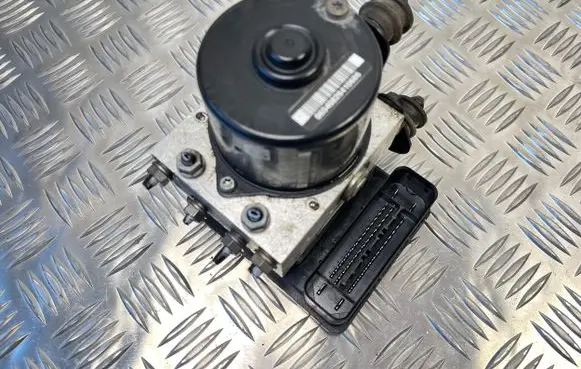 Volkswagen Jetta V ABS Pump 1K0614517AE