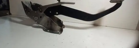 Honda FR-V Brake pedal 