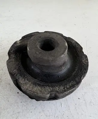 Audi A6 S6 C6 4F Rear coil spring rubber mount 