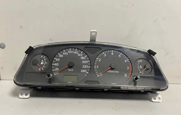 Speedometer (instrument cluster)