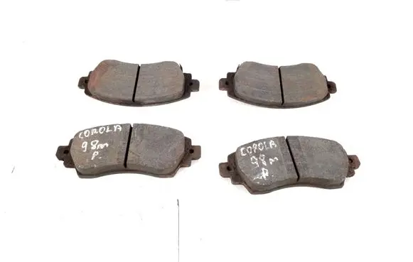 Toyota Corolla E110 Brake pads (front) 