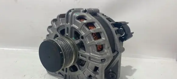 Renault Clio V Generator/alternator 231004402R