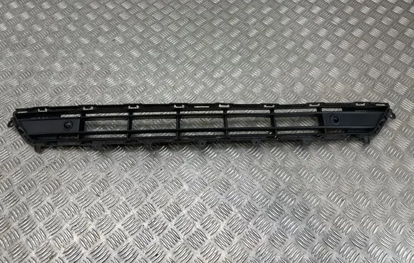 Volvo XC40 Front bumper lower grill 31449342