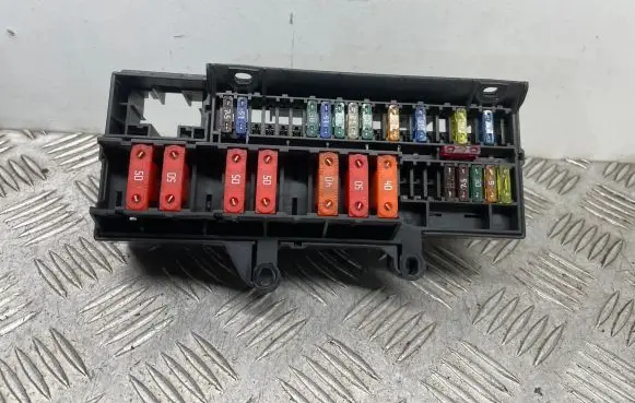 BMW 7 E65 E66 Fuse module 6900582