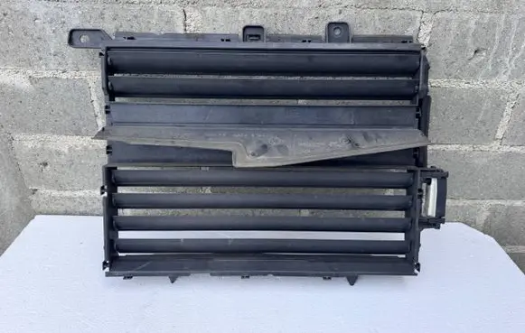 Opel Corsa F Intercooler air guide/duct channel 9836865380