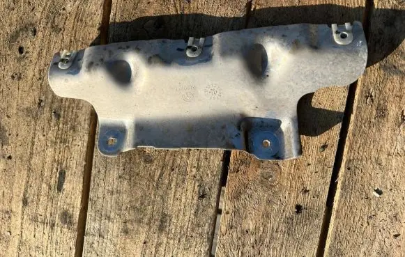 BMW 3 G20 G21 Heat shield in engine bay 7340979
