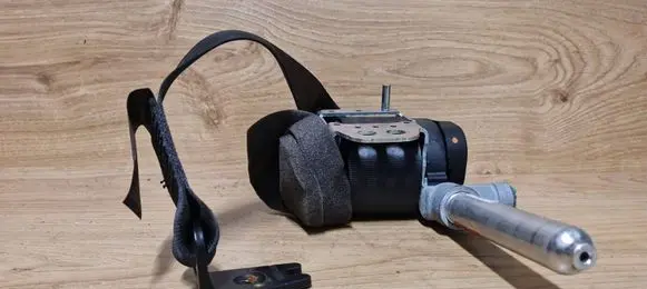 Volvo C30 Rear seatbelt 30642227
