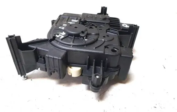 Volkswagen Caddy Sliding door lock 2K7843654C