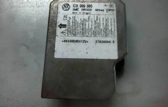 Volkswagen Polo Airbag control unit/module 1C0909605 27030804E 5WK43121