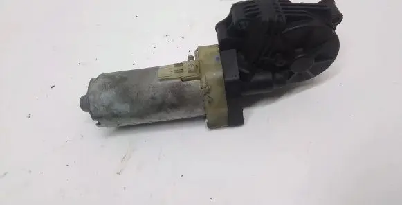 Volvo S60 Seat adjustment motor 198389104
