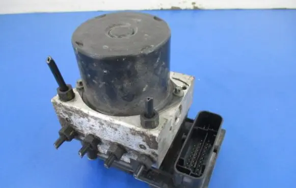 Skoda Fabia Mk1 (6Y) ABS Pump 6Q0614117S