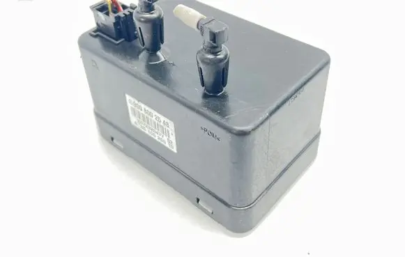 Mercedes-Benz E W211 Central locking vacuum pump 0008002548 A3510020010