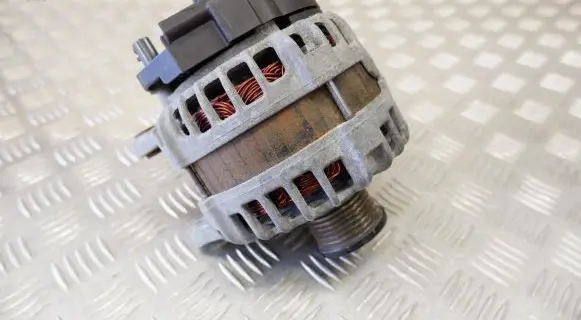 Nissan X-Trail T32 Generator/alternator 231004BE0A