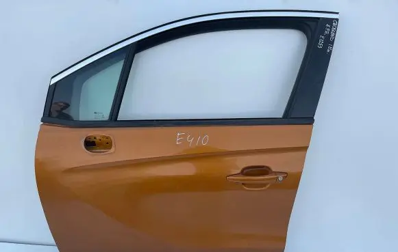 Opel Crossland X Front door