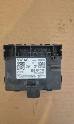 Audi Q3 8U Door control unit/module 85E959795