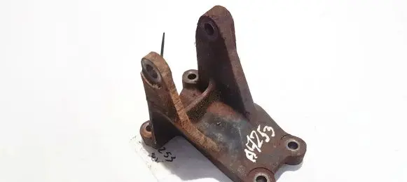 Honda HR-V Engine mounting bracket m492a