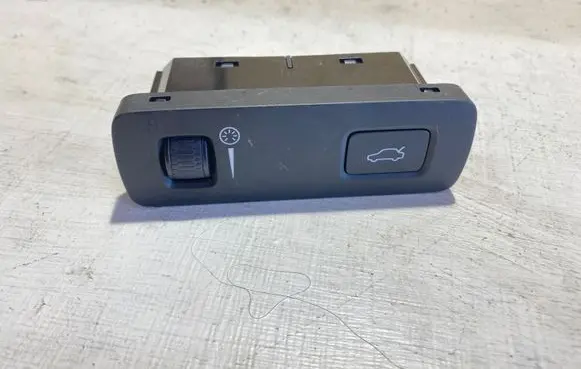 Volvo XC90 Tailgate opening switch 31443873 T19310210501 19W312