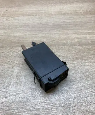 Volkswagen PASSAT B5 Seat heating switch 3B0963564