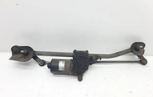 Front wiper linkage and motor