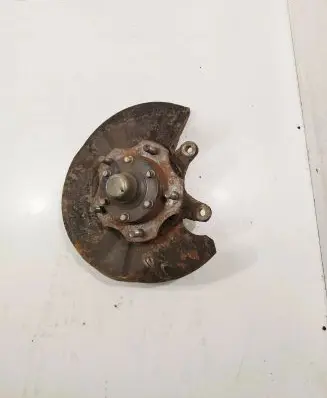 Suzuki XL7 I Front wheel hub spindle knuckle