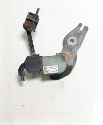 Volkswagen Touareg I Air suspension front height level sensor 7L0616214B 15160100582
