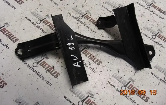 Toyota Avensis T270 Battery bracket 