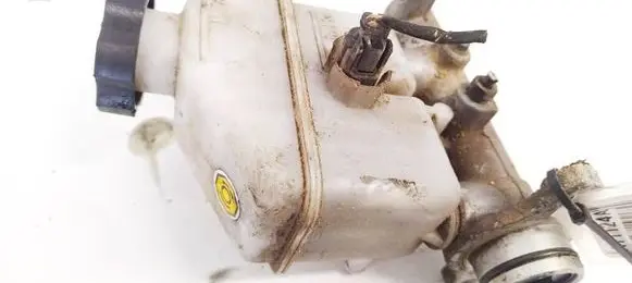 Hyundai i30 Brake fluid reservoir 