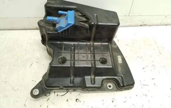 Audi A4 S4 B9 AdBlue liquid reservoir 8W0131878BN