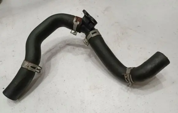 Toyota Yaris Engine coolant pipe/hose