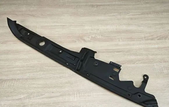 BMW 8 G16 Engine compartment rubber 7371510