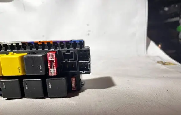 Mercedes-Benz CL C215 Fuse box set A0025452001