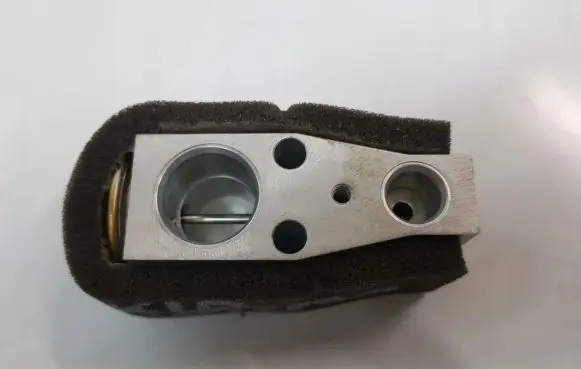 KIA Optima Air conditioning (A/C) expansion valve 