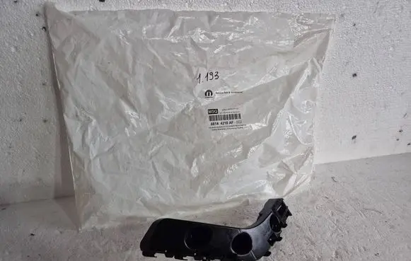 Jeep Grand Cherokee WL Front bumper mounting bracket 68144218AF
