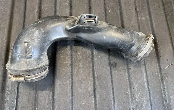 Intercooler hose/pipe