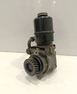 Mitsubishi Pajero Power steering pump 