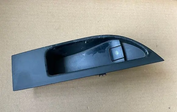 Opel Astra J Electric window control switch 13301888 13258640