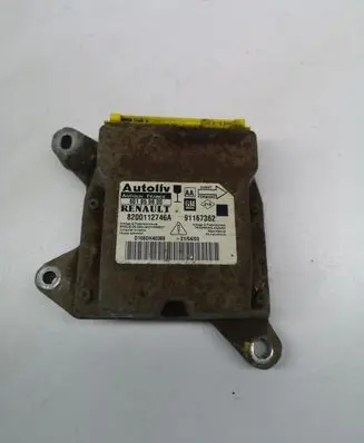 Renault Trafic II (X83) Airbag control unit/module 8200112746A