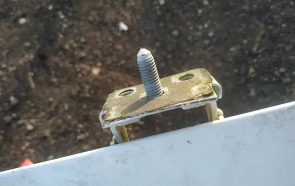 Ford Fiesta Tailgate/trunk/boot hinge